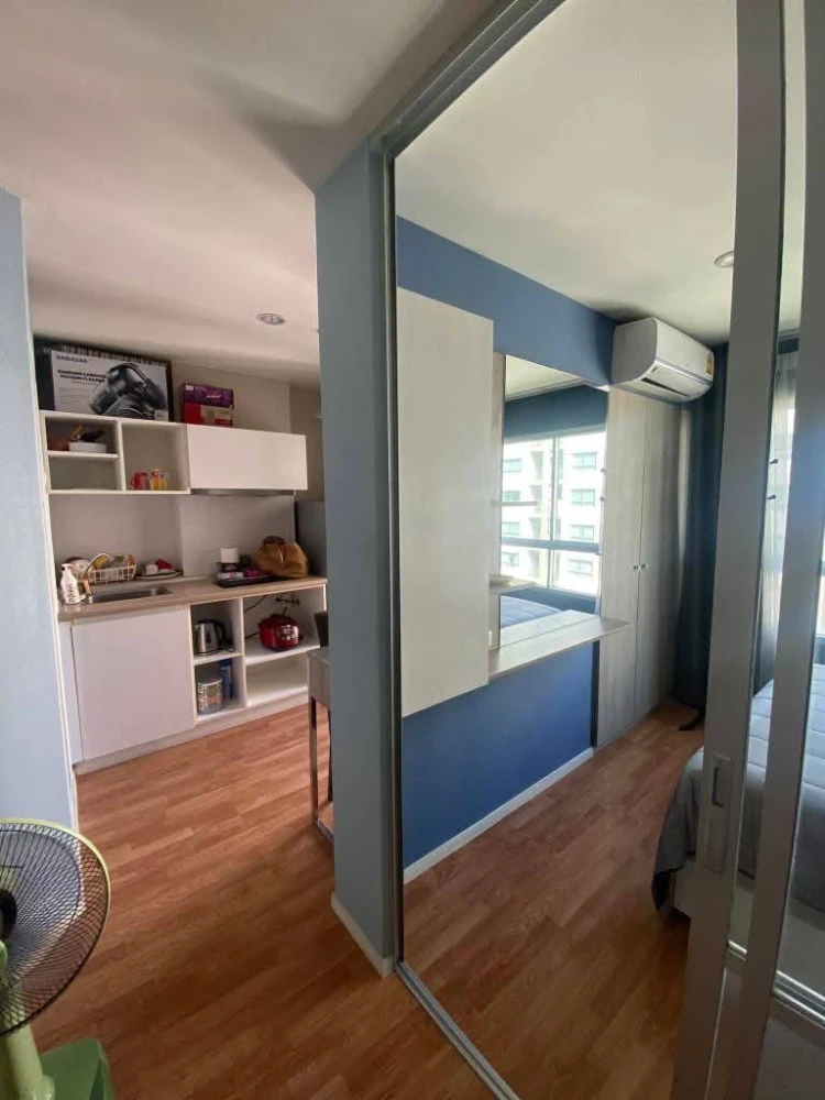 For rent: Lumpini Nawamin Sri Burapha, Building C1, 10th floor, very comfortable color tone room, fully furnished with built-in furniture. Reserve now