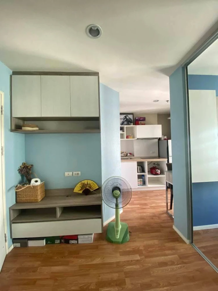 For rent: Lumpini Nawamin Sri Burapha, Building C1, 10th floor, very comfortable color tone room, fully furnished with built-in furniture. Reserve now