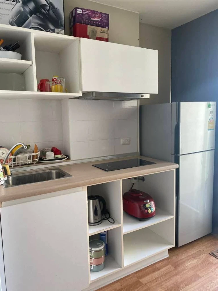 For rent: Lumpini Nawamin Sri Burapha, Building C1, 10th floor, very comfortable color tone room, fully furnished with built-in furniture. Reserve now
