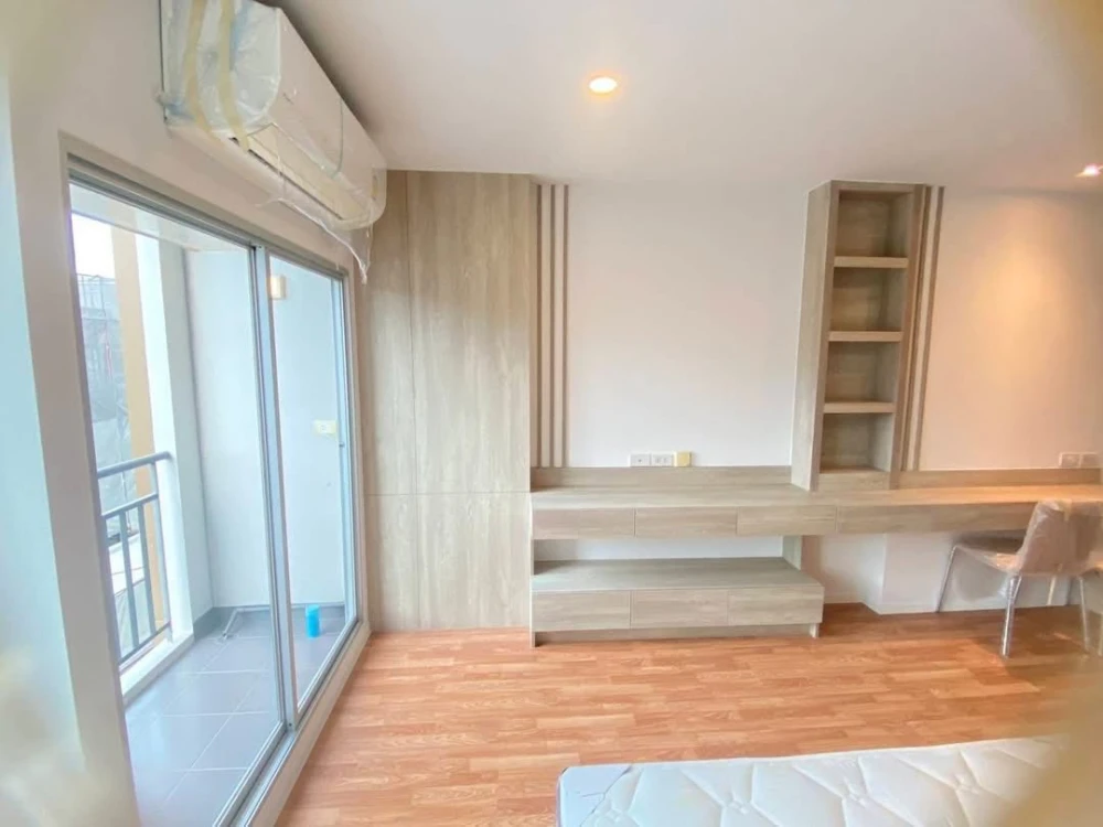 For rent: Lumpini Park Borommaratchachonnani - Sirindhorn, fully furnished room, comfortable living, just bring your bag.