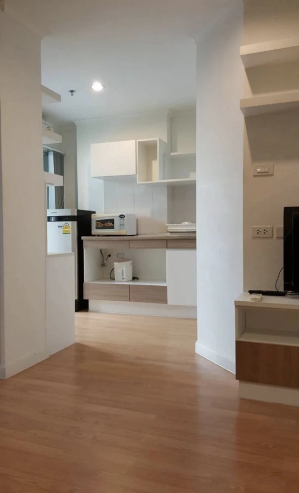 For rent: Lumpini Park Pinklao, a nice room, fully furnished, complete with appliances, affordable price. Reserve now!