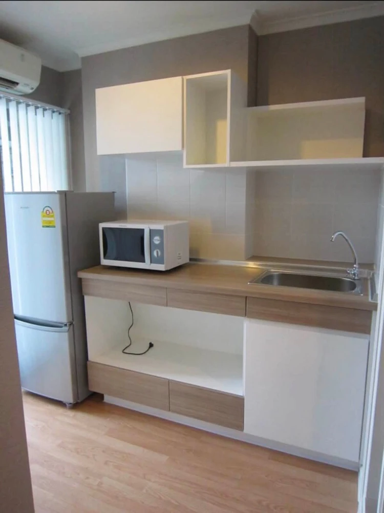 For rent: Lumpini Park Pinklao condo. Separate living room and kitchen. North facing with garden and pool view. Don't miss out!