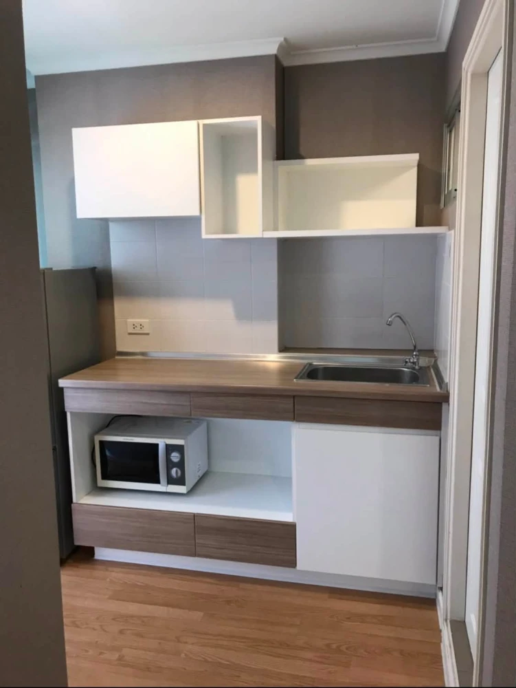 For rent: Lumpini Park Pinklao condo. Separate living room and kitchen. North facing with garden and pool view. Don't miss out!