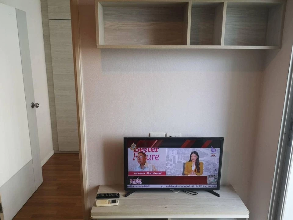 For rent: Lumpini Park Rama 9-Ratchada, a nice room, complete with furniture and appliances, reasonable price, hurry and reserve now.