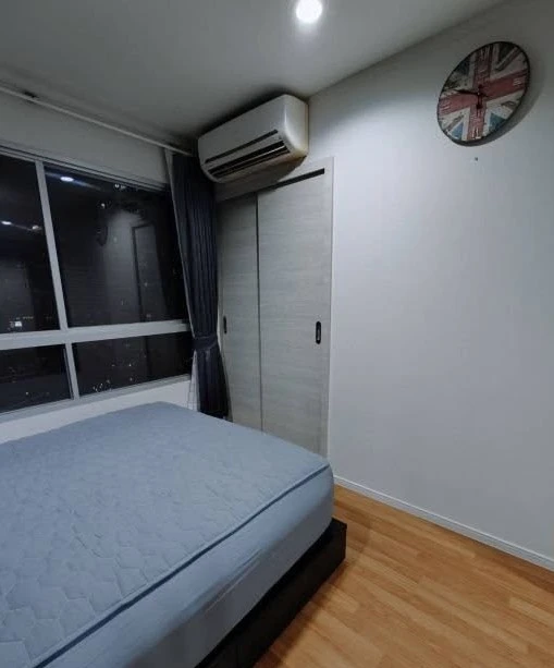 For rent: Lumpini Park Rama 9-Ratchada, 27 sq.m. room with city view towards RCA, loft style built-in furniture. Book now before it's too late!