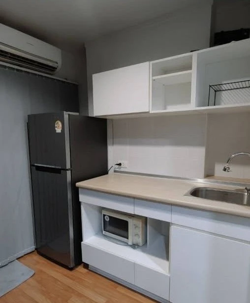 For rent: Lumpini Park Rama 9-Ratchada, 27 sq.m. room with city view towards RCA, loft style built-in furniture. Book now before it's too late!