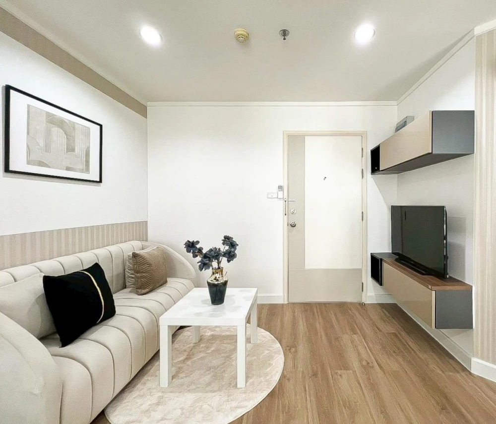 For rent: Lumpini Park Rattanathibet - Ngamwongwan. Nicely decorated room with stunning views and complete appliances. A must-book!