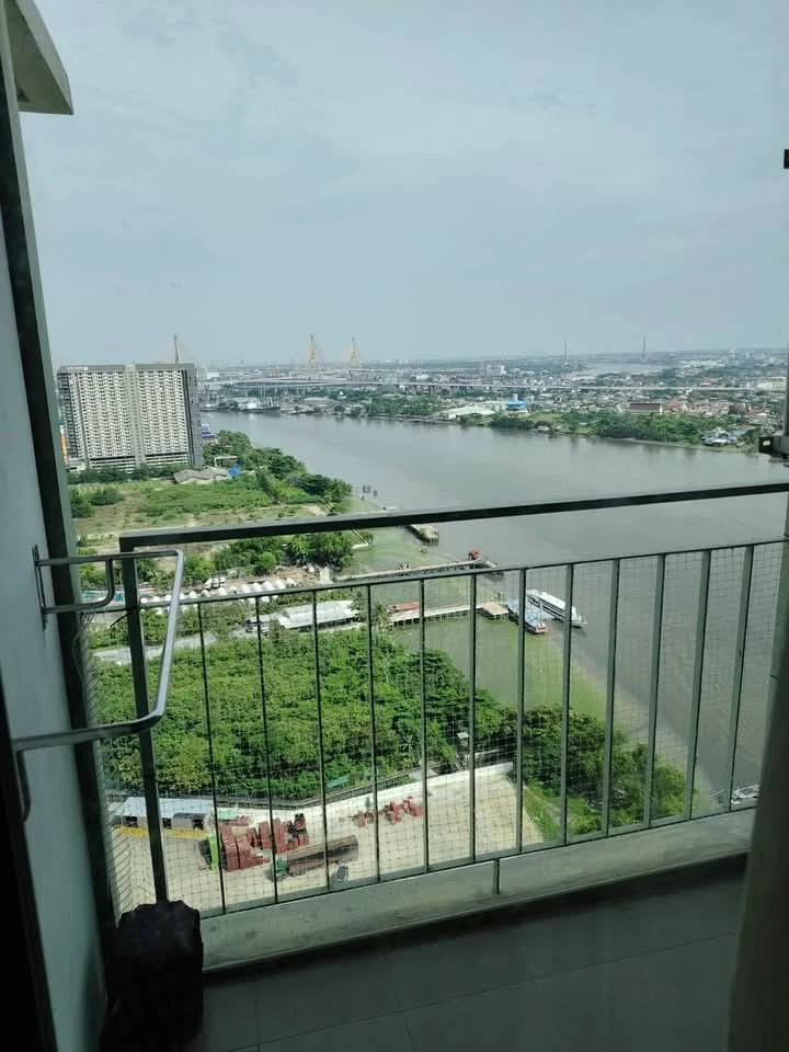 For rent: Lumpini Park Riverside - Rama 3, Building A, 33rd floor, beautiful condo, Chao Phraya River view from a high angle, hurry up!