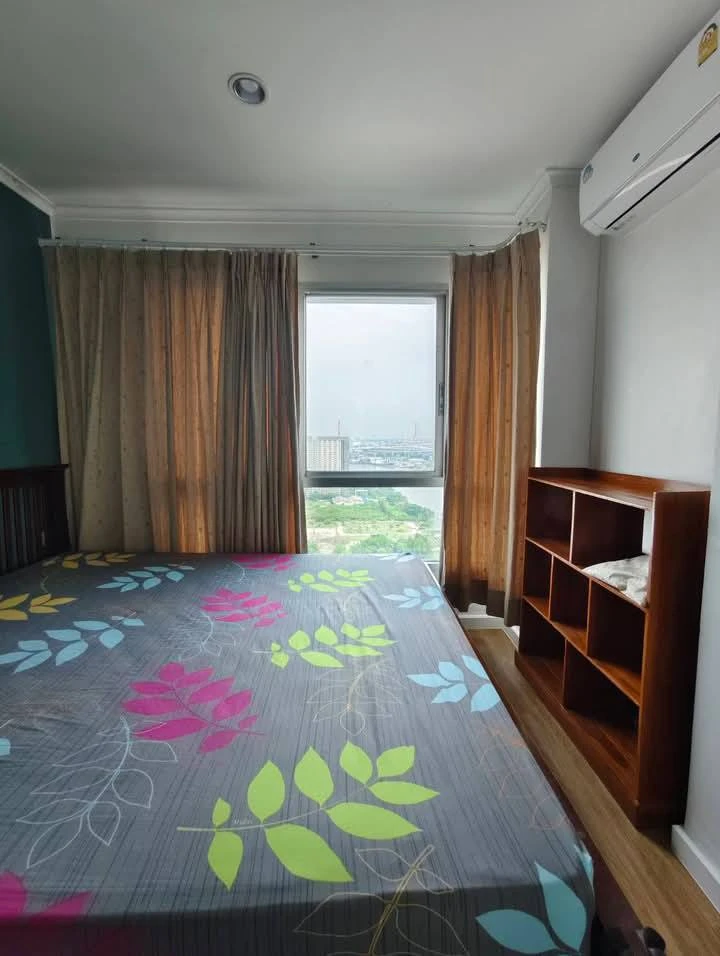 For rent: Lumpini Park Riverside - Rama 3, Building A, 33rd floor, beautiful condo, Chao Phraya River view from a high angle, hurry up!