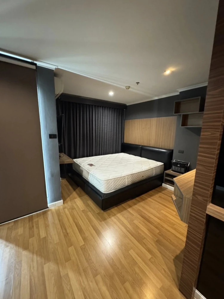 For rent: Lumpini Park Riverside - Rama 3, large room, lots of usable space, view of the Chao Phraya River, book now!