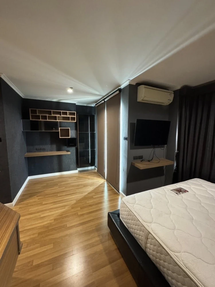 For rent: Lumpini Park Riverside - Rama 3, large room, lots of usable space, view of the Chao Phraya River, book now!