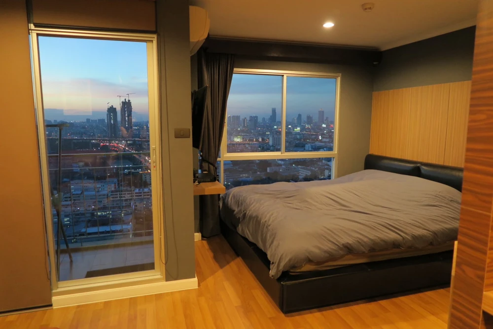 For rent: Lumpini Park Riverside - Rama 3, large room, lots of usable space, view of the Chao Phraya River, book now!