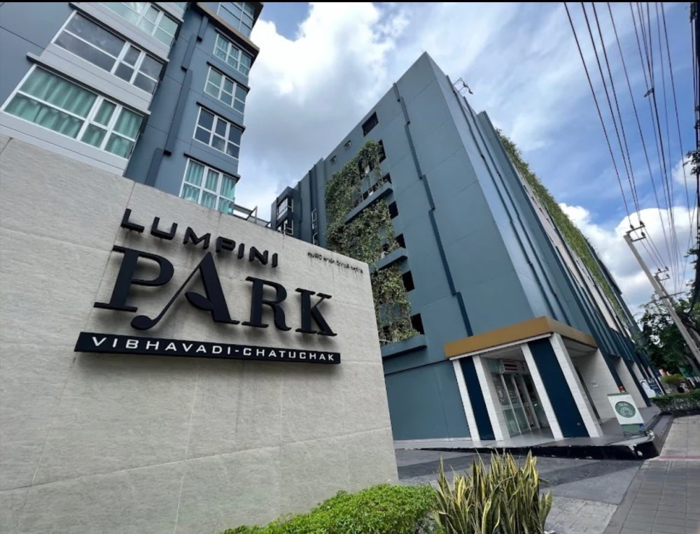 For rent: Lumpini Park Vibhavadi-Chatuchak, fully furnished, washing machine included, ready to move in. Don't miss out or you'll regret it.