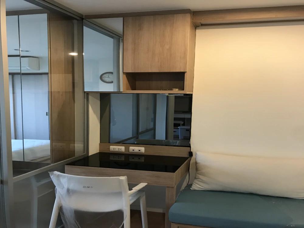 For rent, Lumpini Park Petchkasem 98, 17th floor, Building A, beautiful room, built-in, nice, complete with electrical appliances.