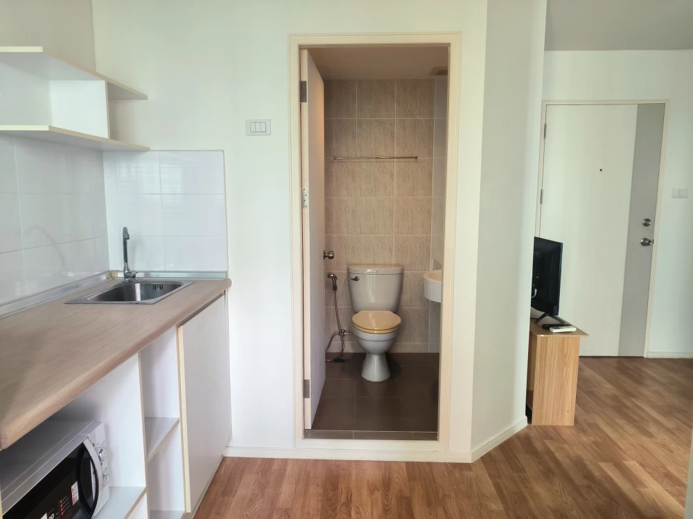 For rent: Lumpini Park Phetkasem 98, ready to move in, just bring your bags and come. Hurry and book now, don't miss out!