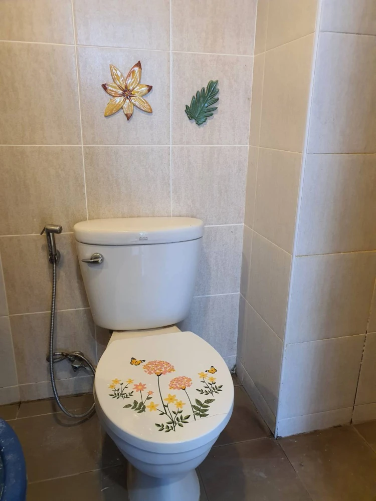 For rent: Lumpini Ville Naklua - Wongamat. A good-sized room with a well-designed layout, including a relaxation area, workspace, kitchen area, and a