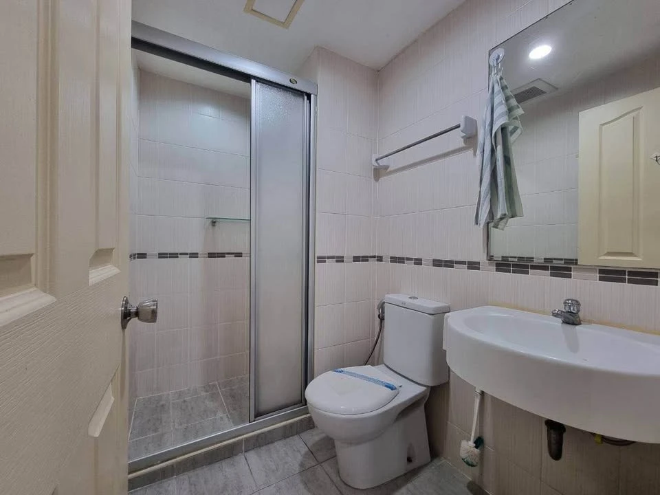 For rent: Lumpini Ville Ramintra - Lak Si, Panoramic City and Garden View, fully furnished, don't miss it.