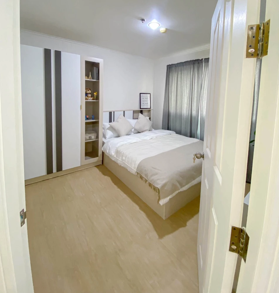 For rent: Lumpini Ville Ramintra - Laksi, 7th floor, pool view, amazing price, includes washing machine. A must-book! images
