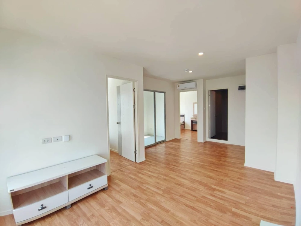 For rent: Lumpini Ville Sukhumvit 101/1-Punnawitthi, 7th floor, spacious room, 2 bedrooms, 2 bathrooms, complete electrical appliances, meets all need