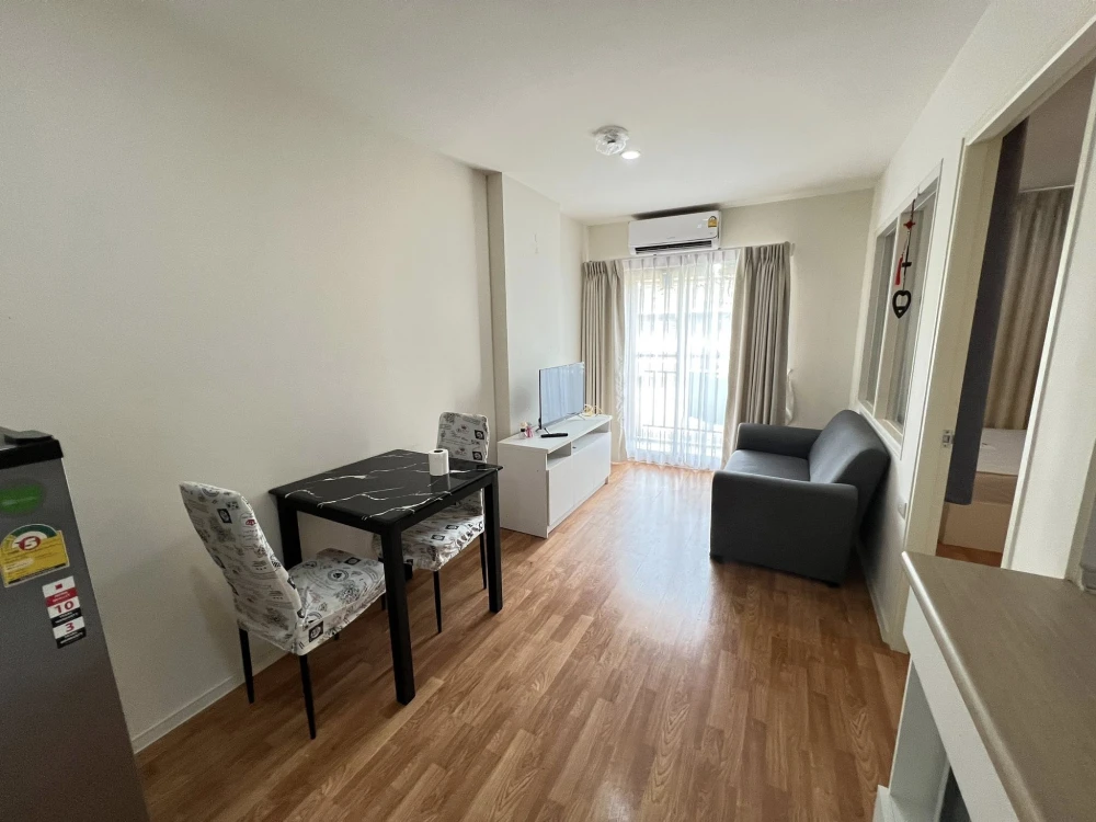 For rent: Lumpini Ville Sukhumvit 101/1-Punnawitthi, Building B, 3rd floor, bright and comfortable room, fully furnished, just bring your bags and mov