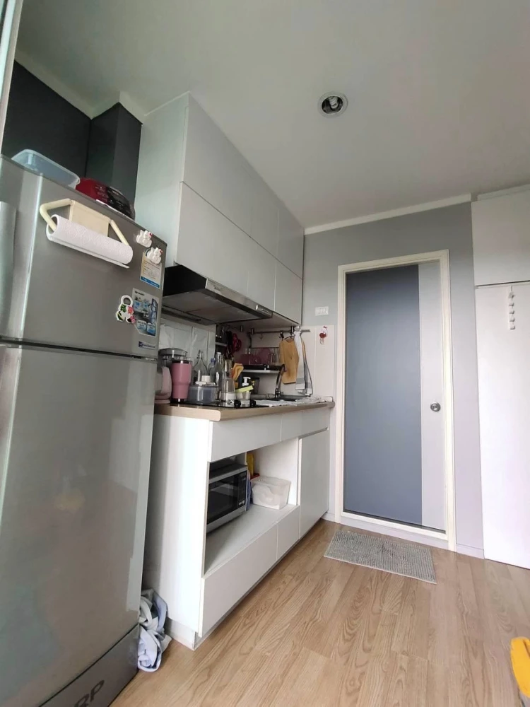 For rent: Lumpini Ville Sukhumvit 109 - Bearing, 7th floor, corner room, good view, no buildings blocking the view, complete with furniture and electr