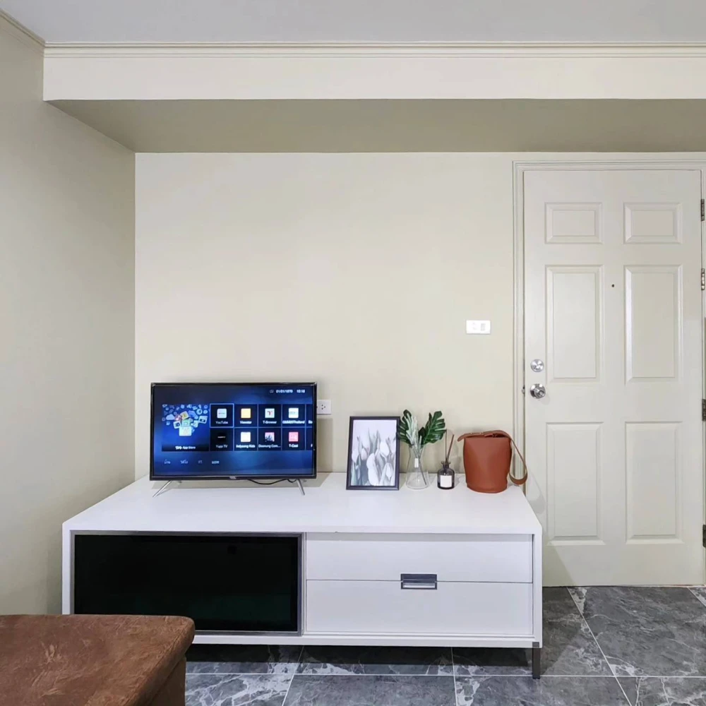 For rent: Lumpini Ville Sukhumvit 77, high floor unit, fully furnished, spacious and comfortable. Book now!