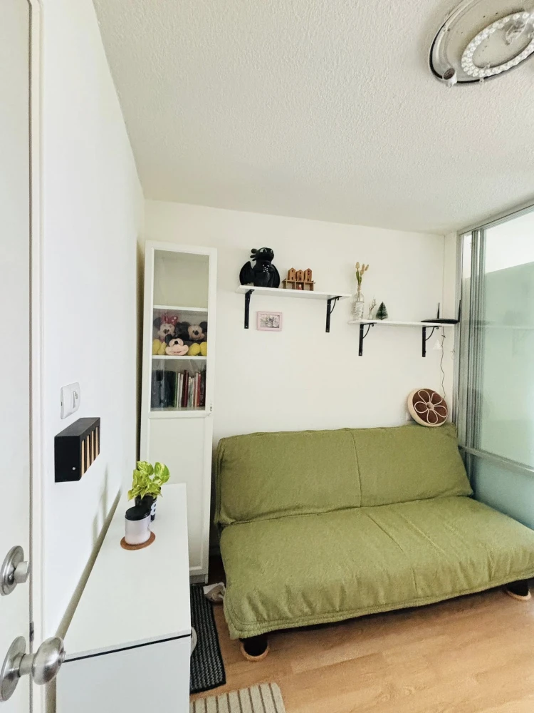 For rent: Lumpini Ville On Nut - Lat Krabang. Morning sun, not hot in the afternoon, comfortable for sleeping, energy efficient, swimming pool view, q