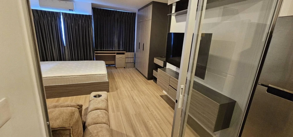 For rent: Lumpini Ville Chaengwattana-Pak Kret Station, corner room, beautiful view on the garden side, just bring your own bag and move in immediatel