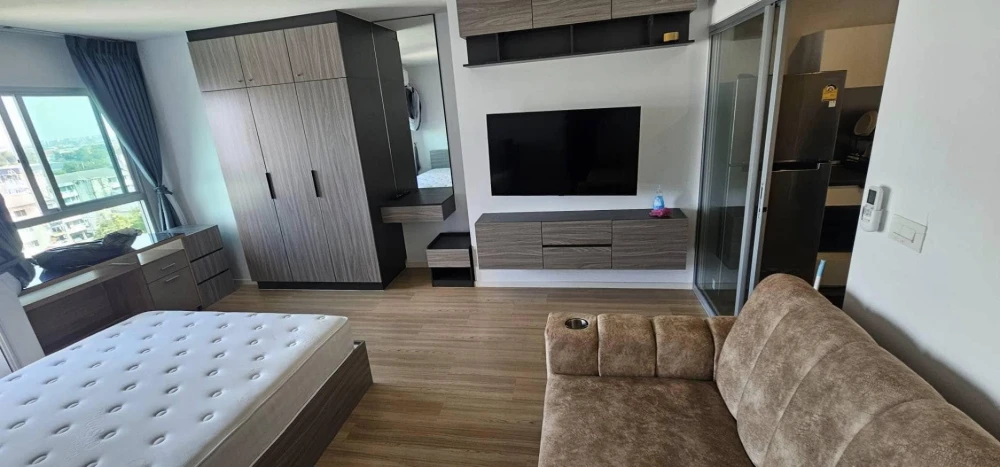 For rent: Lumpini Ville Chaengwattana-Pak Kret Station, corner room, beautiful view on the garden side, just bring your own bag and move in immediatel