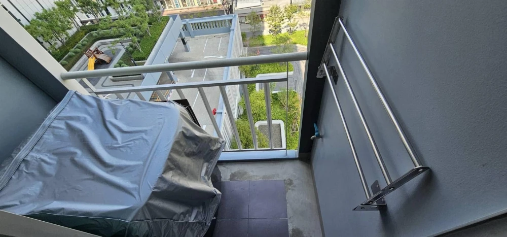 For rent: Lumpini Ville Chaengwattana-Pak Kret Station, corner room, beautiful view on the garden side, just bring your own bag and move in immediatel