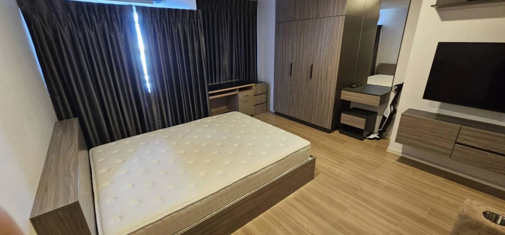 For rent: Lumpini Ville Chaengwattana-Pak Kret Station, corner room, beautiful view on the garden side, just bring your own bag and move in immediatel