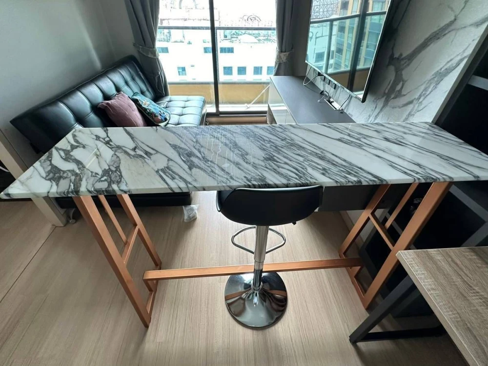 For rent: Lumpini Suite Makkasan, ready to move in, 23rd floor, high view, comes with amenities. You must not miss it.