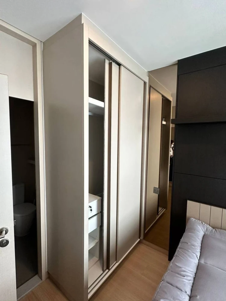 For rent: Lumpini Suite Makkasan, ready to move in, 23rd floor, high view, comes with amenities. You must not miss it.