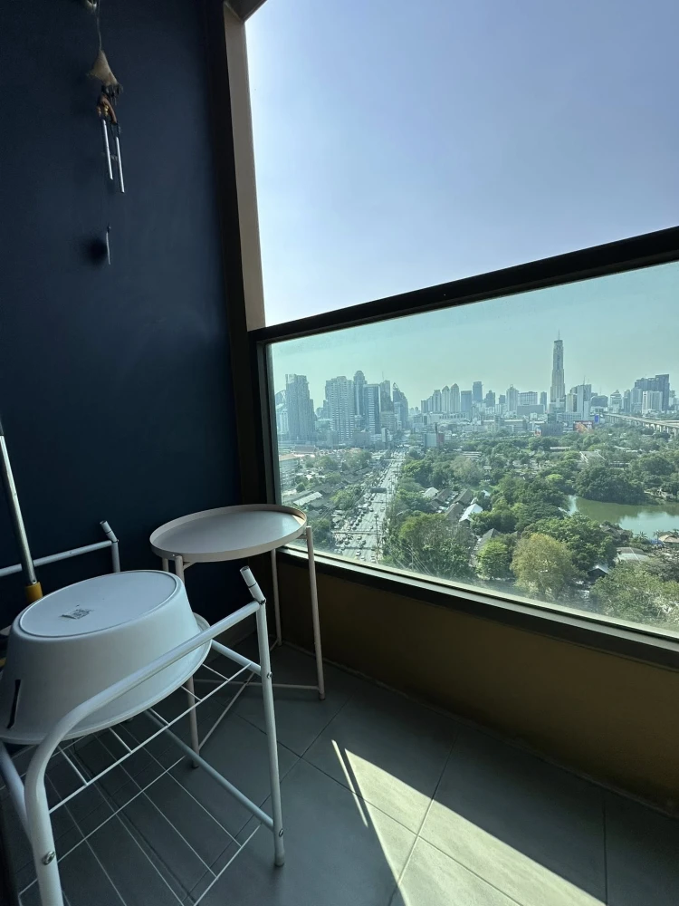 For rent: Lumpini Suite Phetchaburi-Makkasan, high floor unit, fully furnished with built-in furniture and all appliances. Just bring your suitcase an