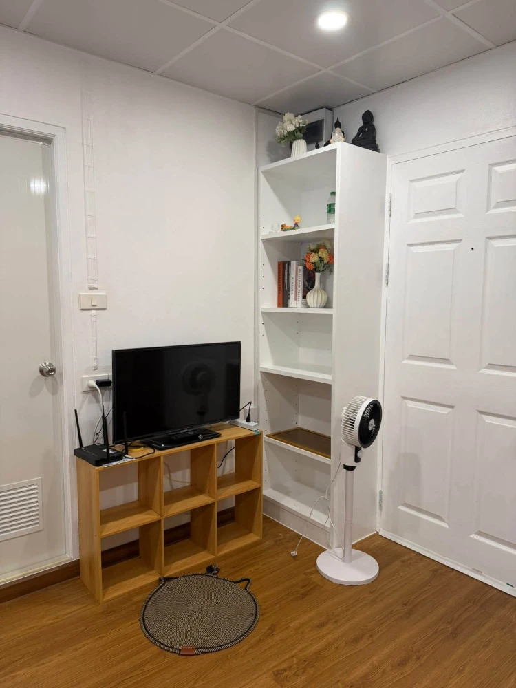 For Rent: Lumpini Center Ladprao 111. A lovely, fully equipped unit—just bring your suitcase and move right in. Don't miss out!
