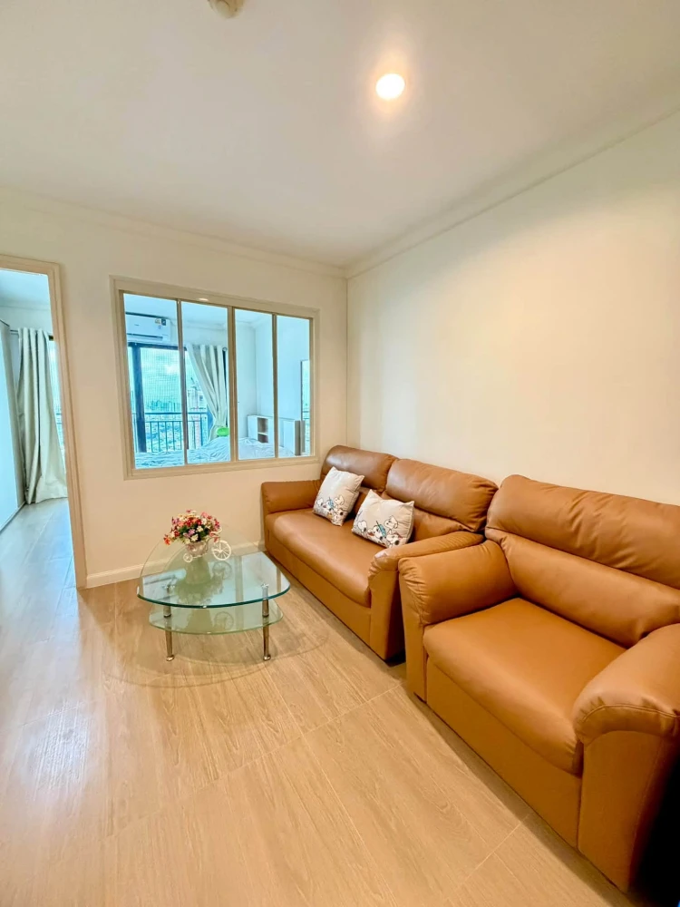 For Rent: Lumpini Place Narathiwas-Chaopraya. Spacious, comfortable, and airy unit located on a very high floor. Fully furnished and ready to move in.