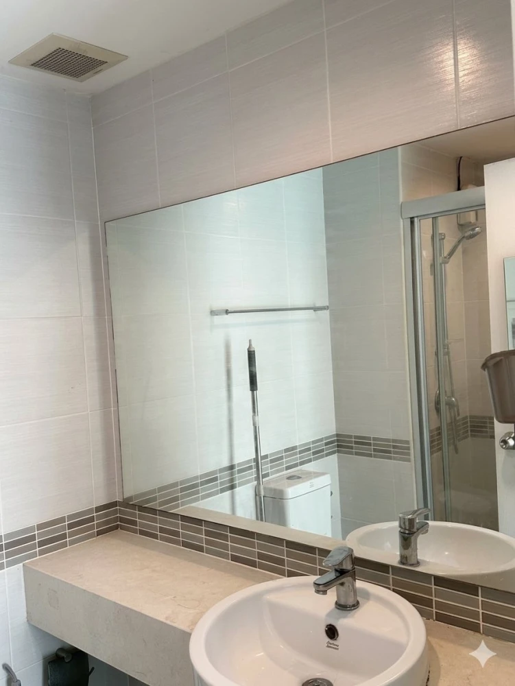 For rent: Lumpini Place Borommaratchachonnani - Pinklao. Ready-to-move-in unit, high floor, fully furnished, affordable price. Book now!