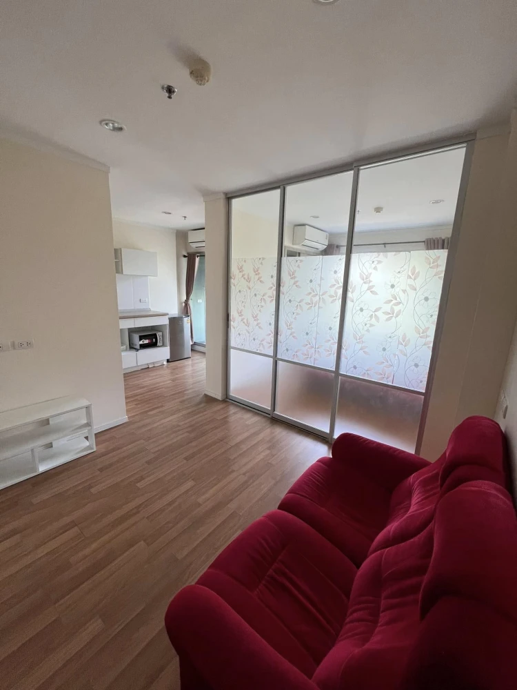 For rent: Lumpini Place Borommaratchachonnani - Pinklao, room on the 2nd floor, view of trees, not exposed to sunlight, very shady and cool, move now,