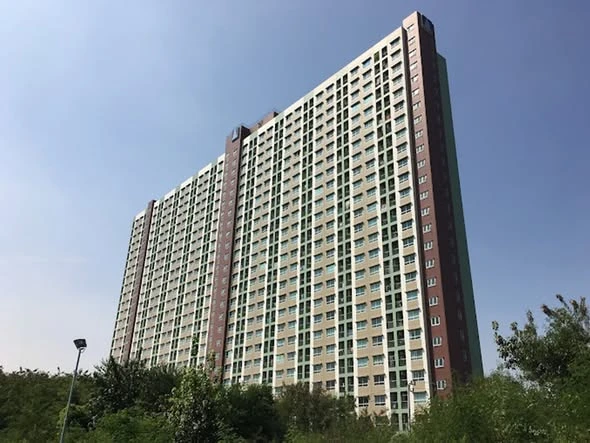 For rent: Lumpini Place Borommaratchachonnani - Pinklao, decorated with beautiful wallpaper throughout the room, good view, ready to move in.