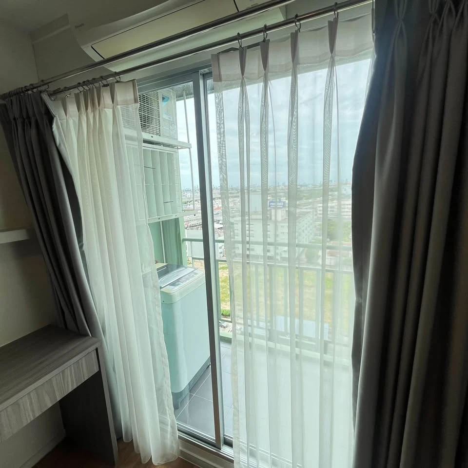 For rent: Lumpini Place Borommaratchachonnani Pinklao, a nice room on the 12th floor, with a high view, a great price. I must say that you must not mi