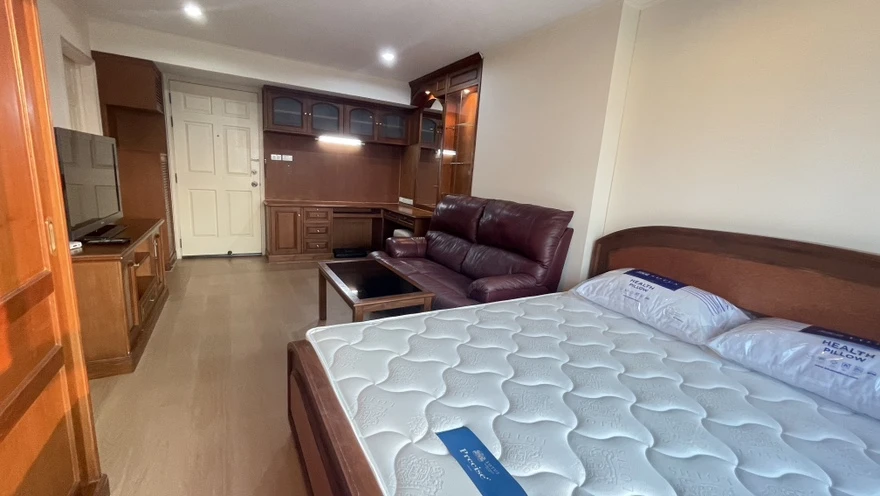 For rent: Lumpini Place Pinklao 2, fully furnished with high-quality built-in furniture, 6th floor, unobstructed view, bright and airy. Book now!