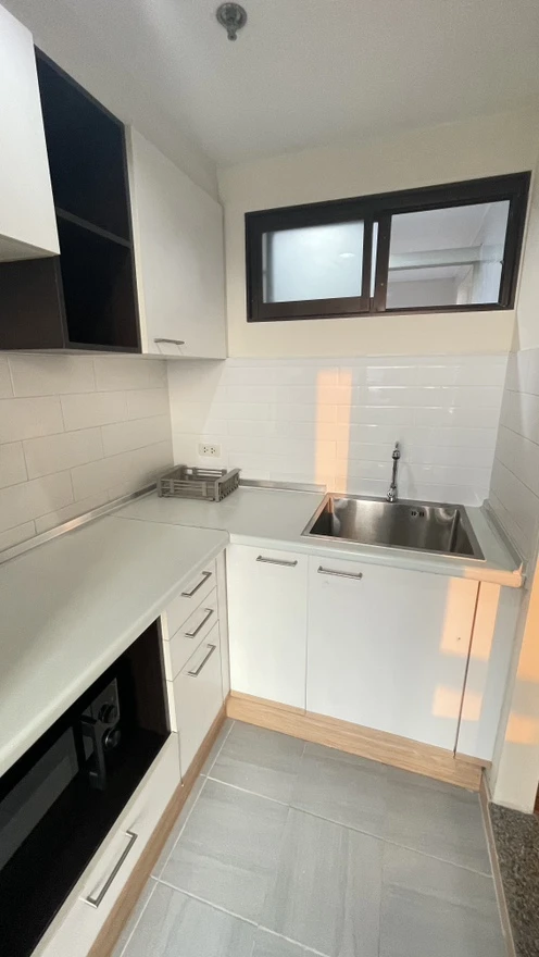 For rent: Lumpini Place Pinklao 2, fully furnished with high-quality built-in furniture, 6th floor, unobstructed view, bright and airy. Book now!