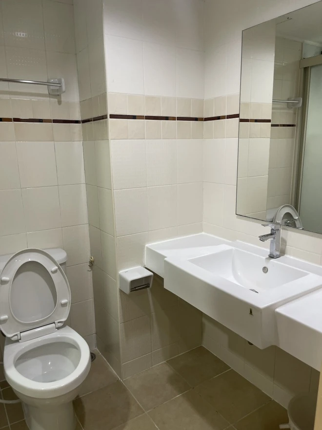 For rent: Lumpini Place Pinklao 2, fully furnished with high-quality built-in furniture, 6th floor, unobstructed view, bright and airy. Book now!