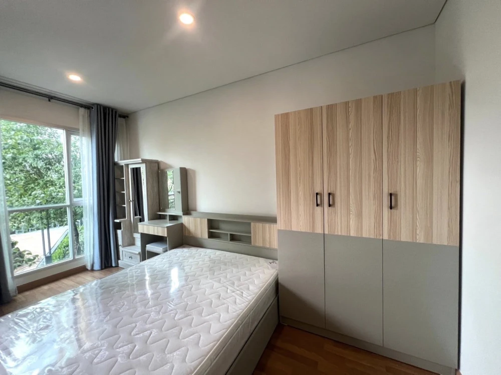 For rent: Lumpini Place Rama 3-Riverine, 7th floor, garden view, fully furnished, interested, reserve now.