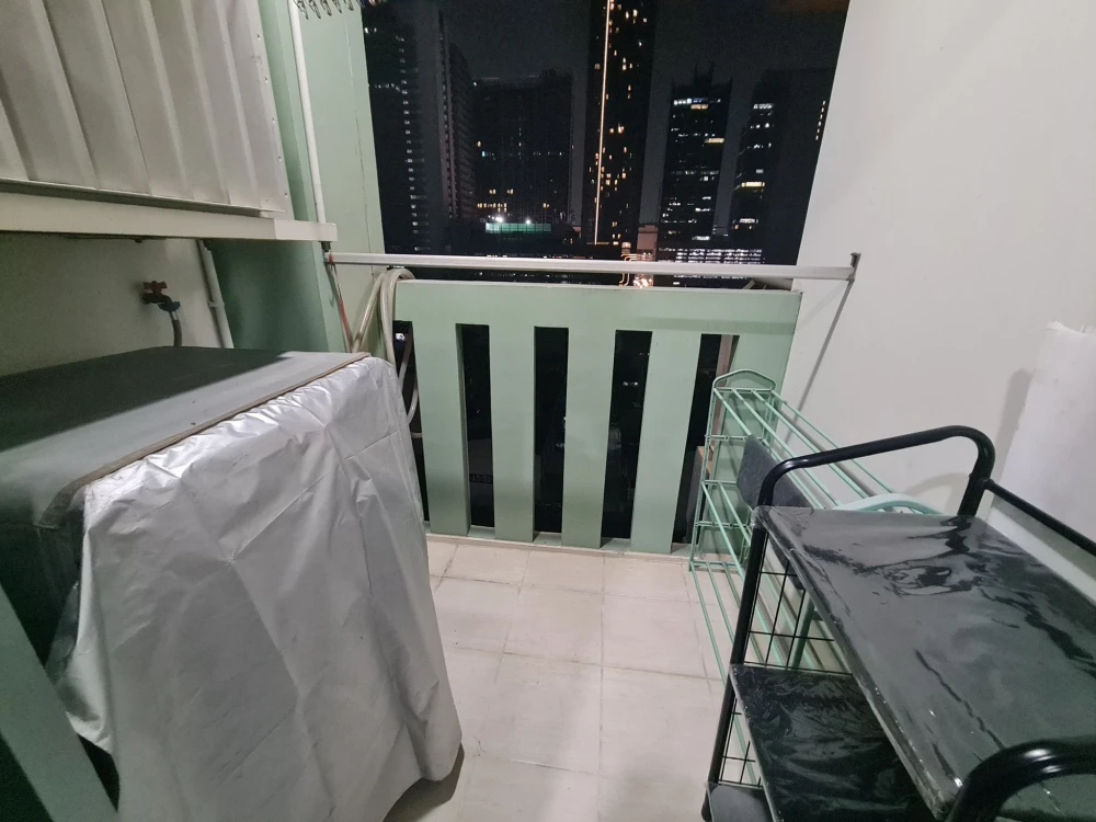 For rent: Lumpini Place Rama 9-Ratchada, Building B, 11th floor, decorated with cool wallpaper, fully furnished. If you don't reserve, you'll really m
