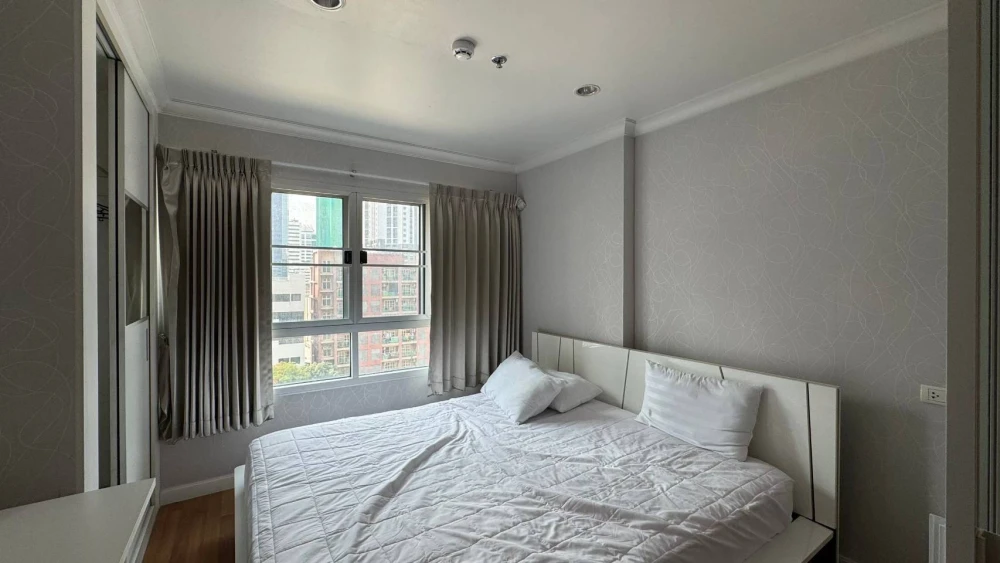 For rent, Lumpini Place Rama 9-Ratchada, very beautiful view, spacious room, not cramped, fully furnished, hurry and reserve before you miss out.