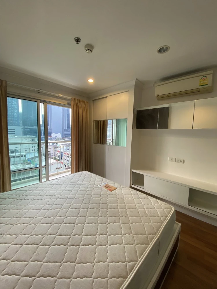 For rent: Lumpini Place Rama 9, furnished room, ready to move in, fully equipped with amenities, must arrange.