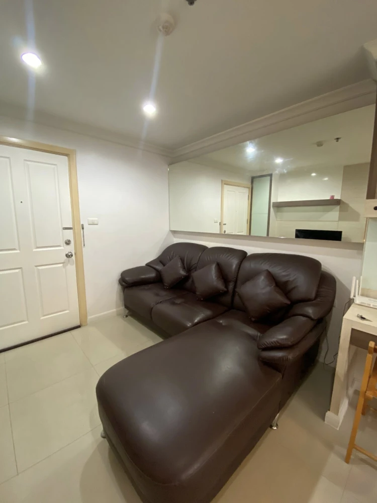 For rent: Lumpini Place Rama 9, furnished room, ready to move in, fully equipped with amenities, must arrange.