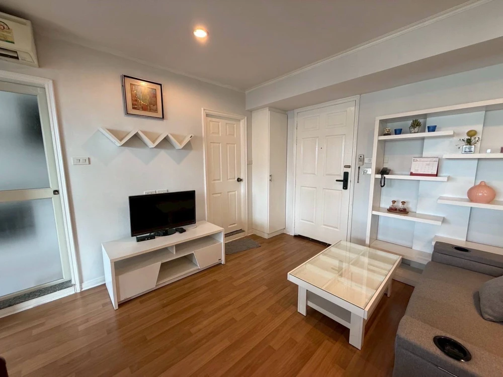 For rent: Lumpini Place Ratchada-Tha Phra, high floor, ready to move in, good breeze, city view. Hurry and reserve now before it's too late+++
