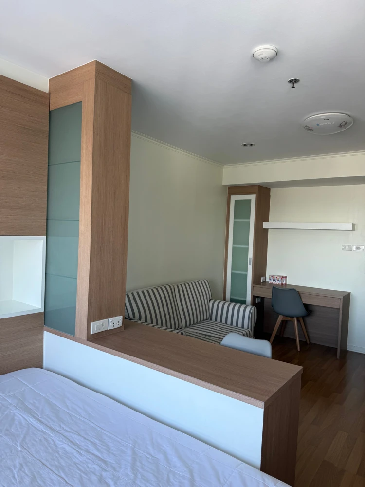 For rent: Lumpini Place Ratchada-Tha Phra, a nice room with complete decorations. Reserve now!